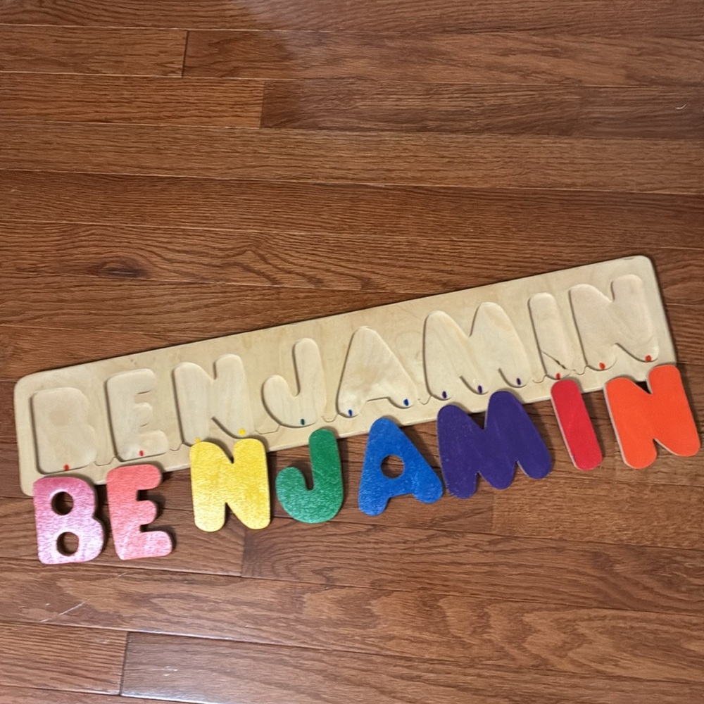 VIVIAN - Wooden Name Puzzle - Picture 2 of 9